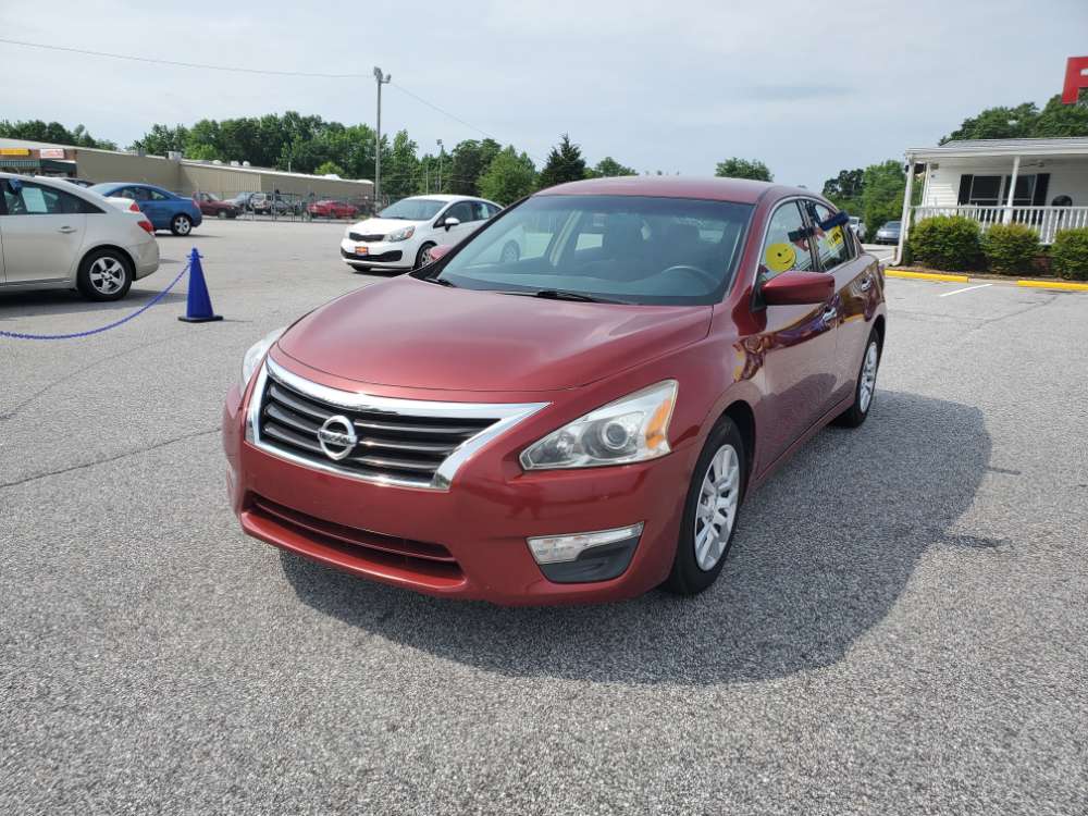 Nissan Altima 2013 Red