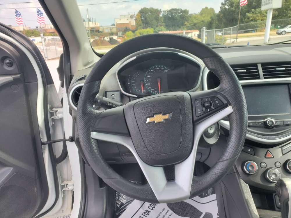 Chevrolet  2017 White