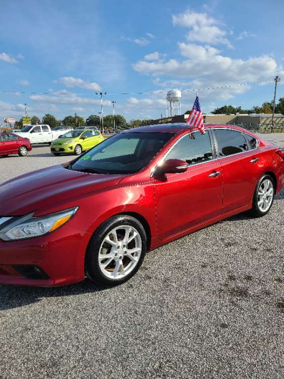 Nissan Altima 2016 Red