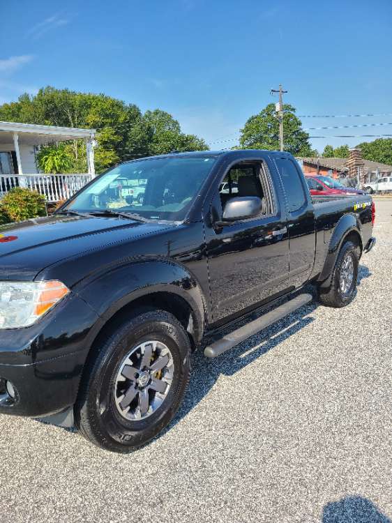 Nissan Frontier 2014 Black
